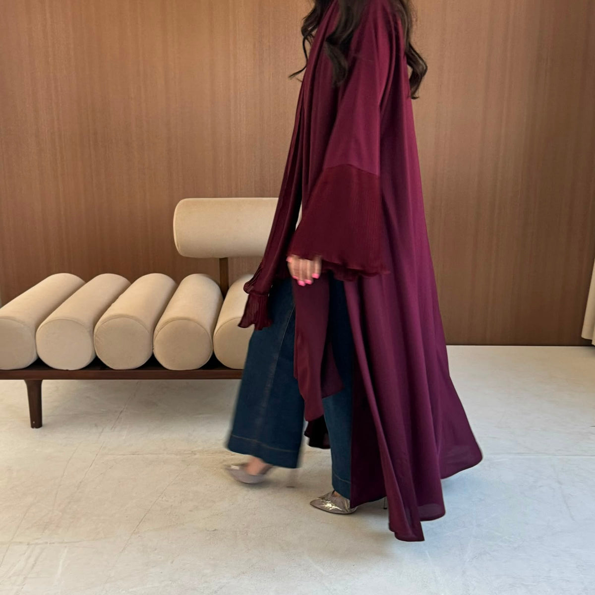 BC152; Maroon with pleated sleeves
